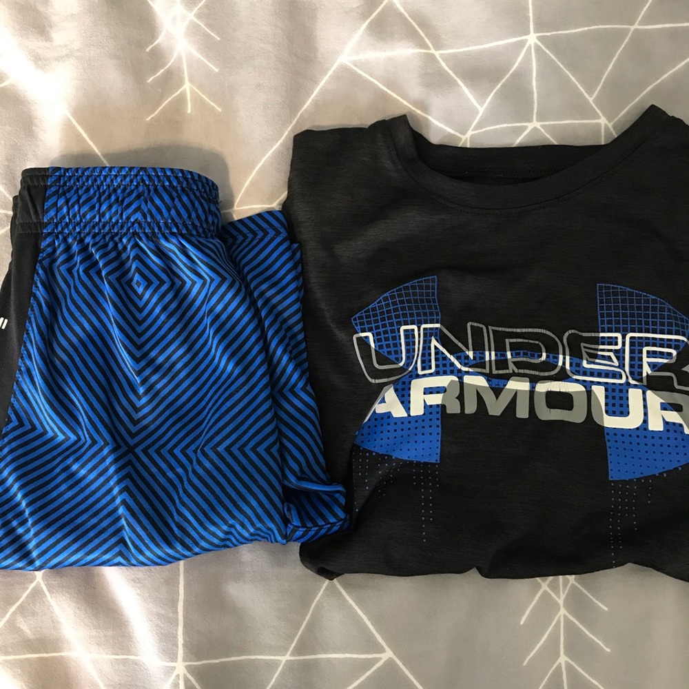 Kid’s under armour athletic set